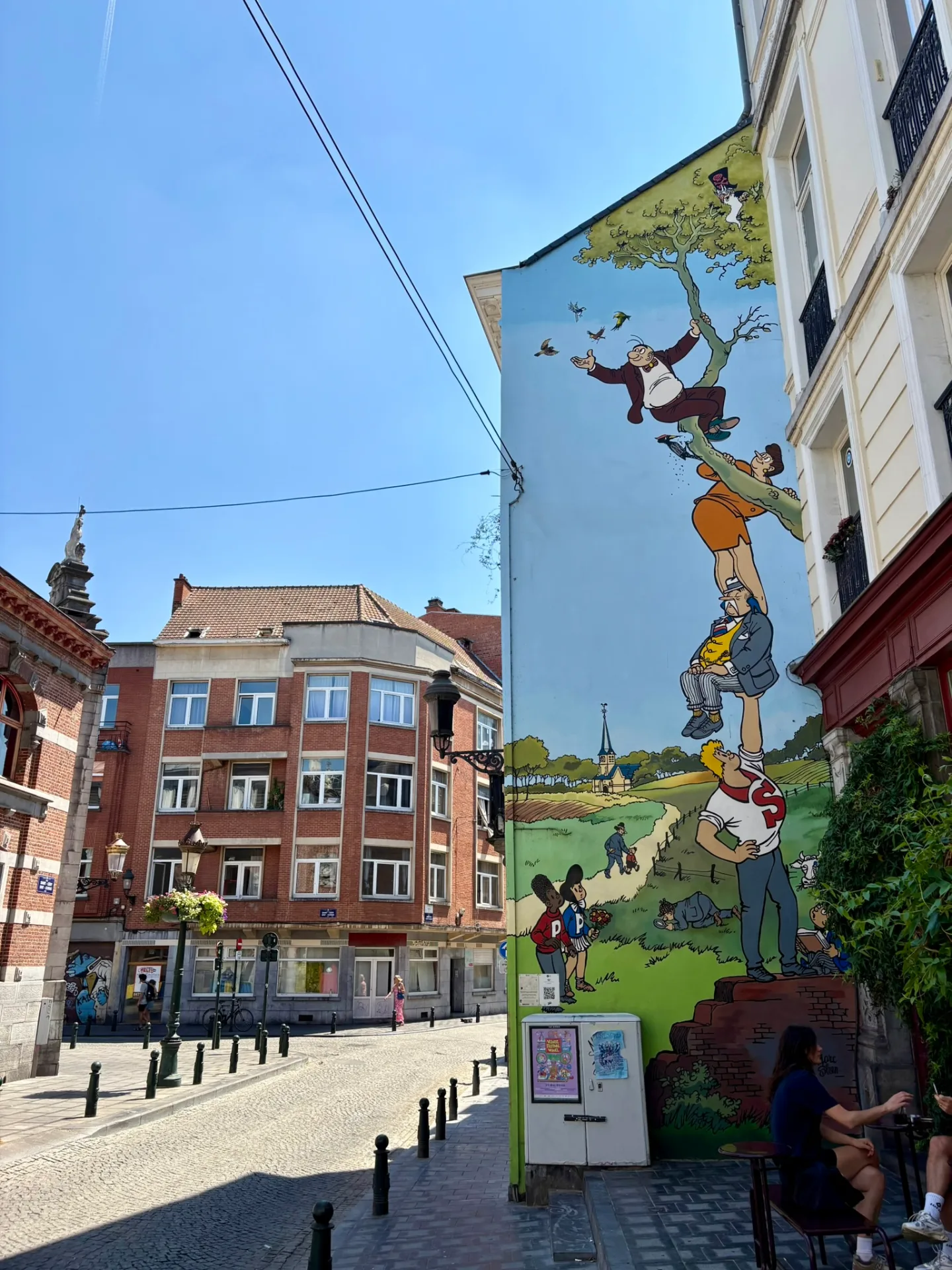 Fresque de bande dessinée découverte dans les rues de Bruxelles