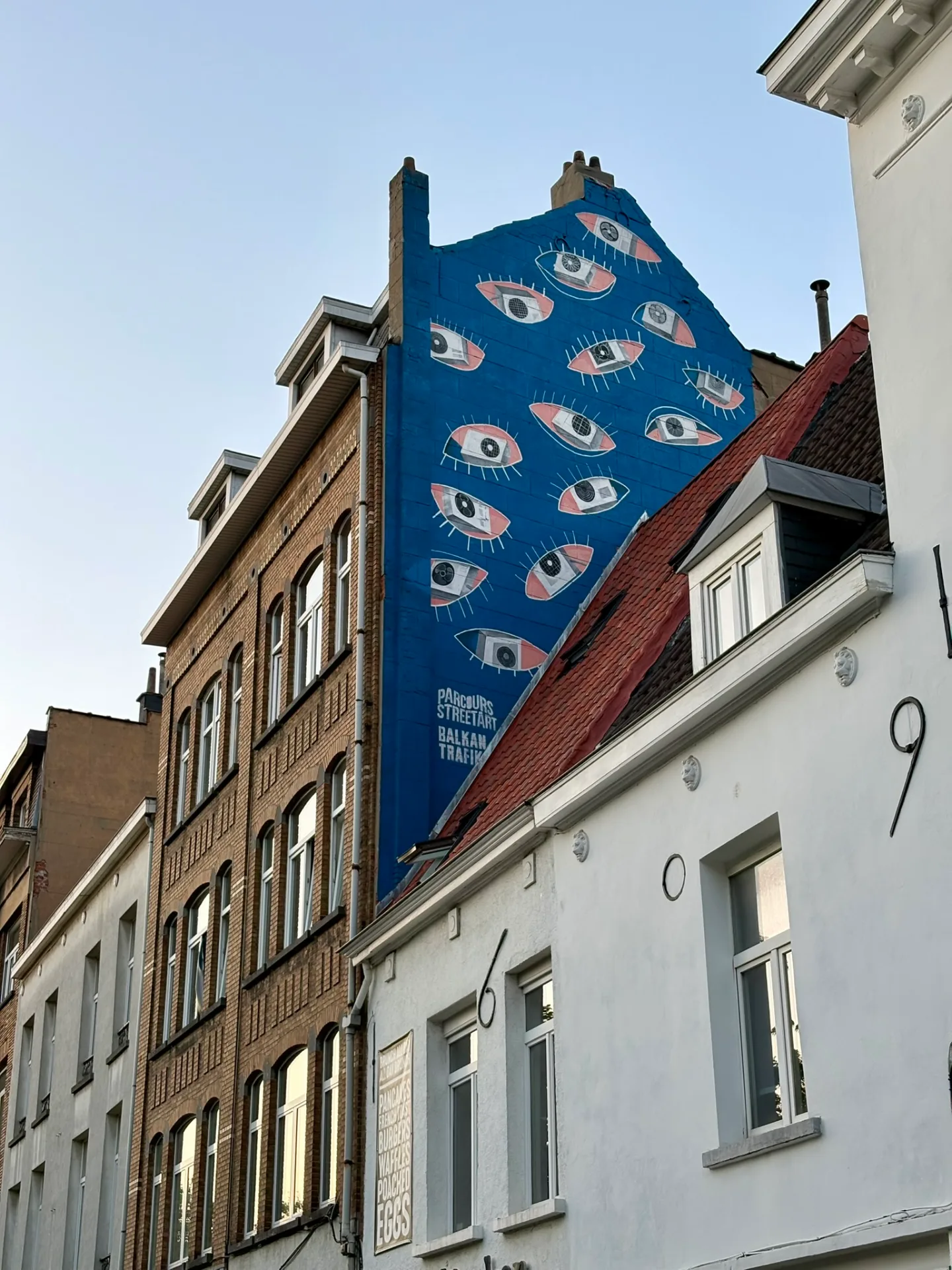 street art sur les quais de la place Sainte Catherine