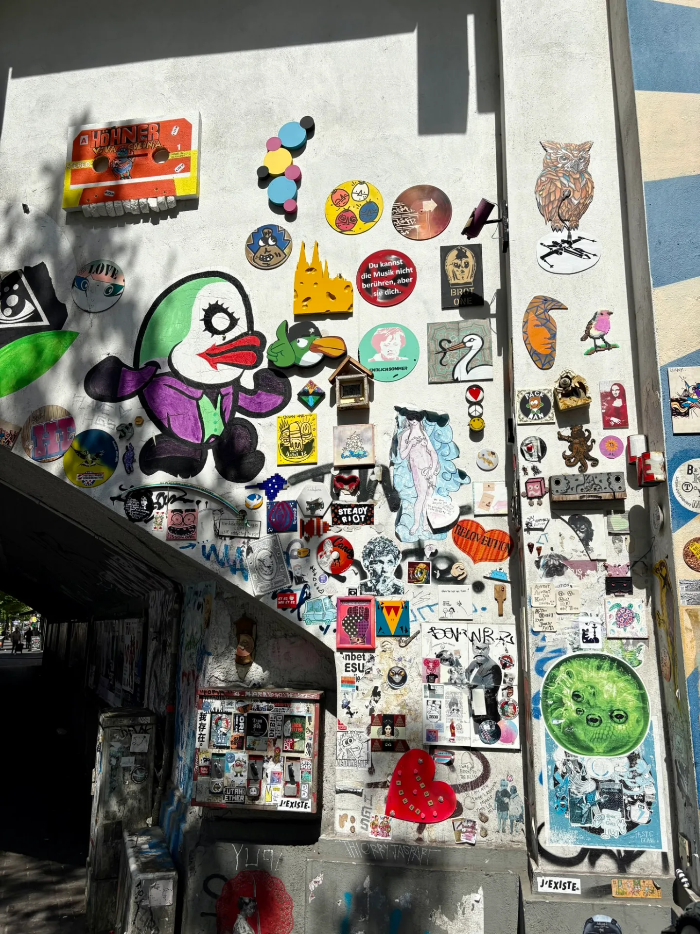 Street art coloré dans le quartier d'Ehrenfeld à Cologne