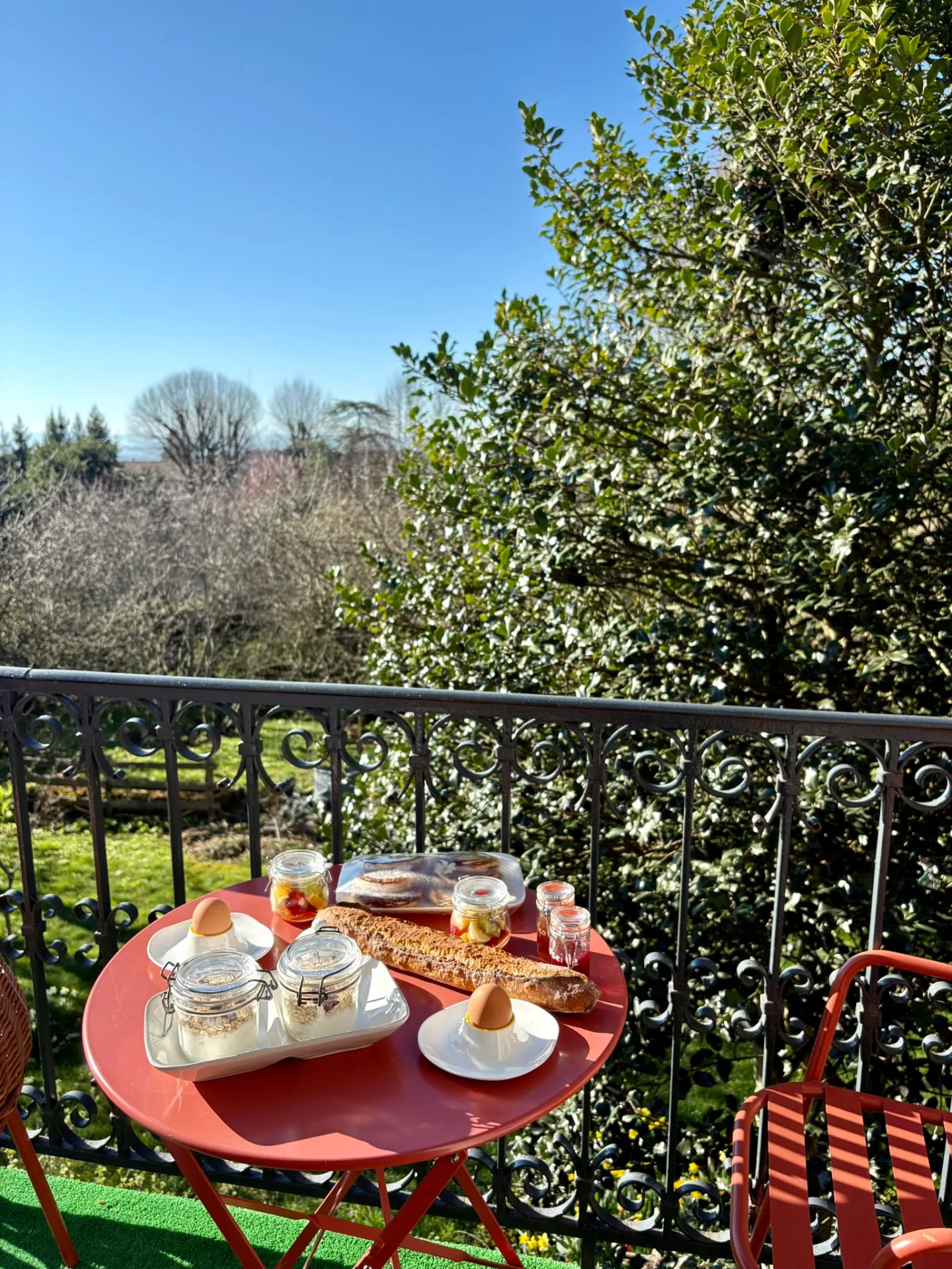Le petit déjeuner du gîte Le jardin du Mont Barà Allègre