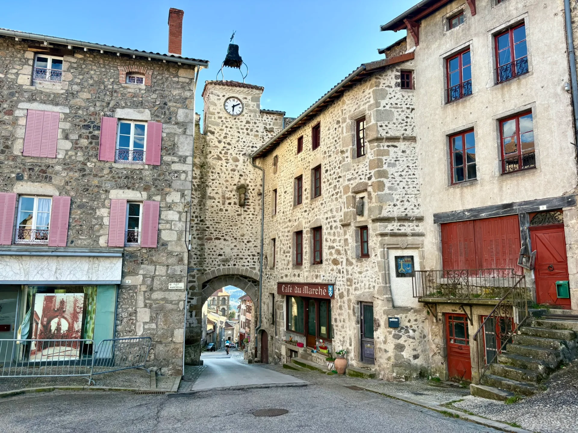 Porte de Monsieur face nord à Allègre