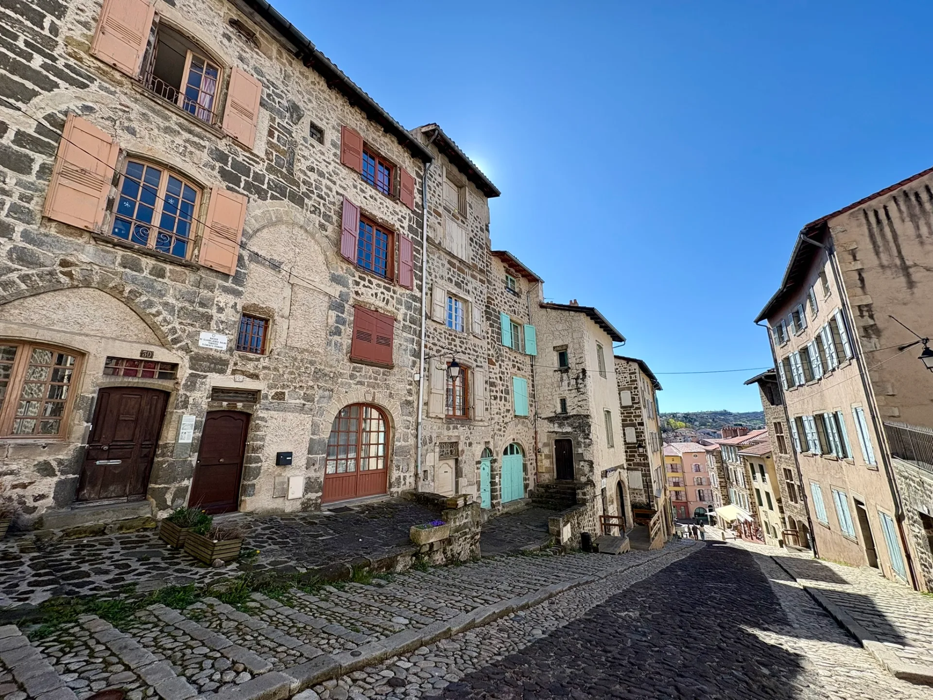 Rue des tables au Puy-en-Velay