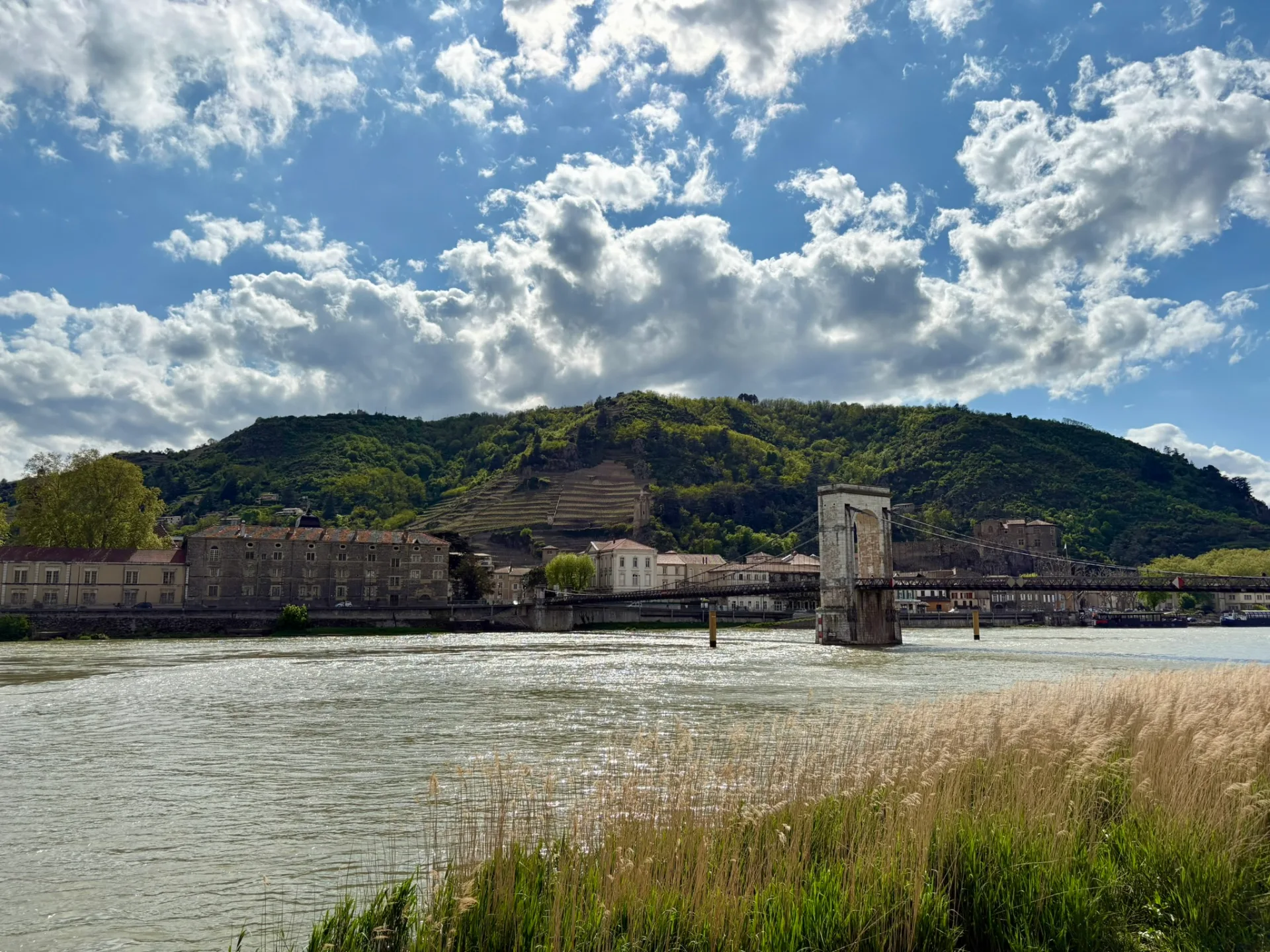 Vue sur Vienne au départ de la Va Rhôna